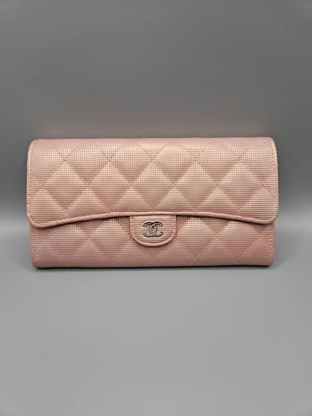 🩷CHANEL Authentic Metallic Calfskin Quilted Pixel Effect Large Flap Wallet🩷